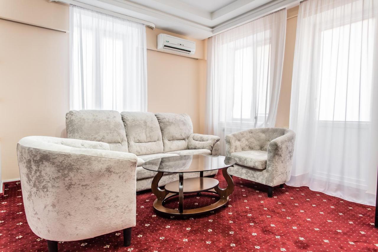 Star Rent Hotel キシナウ エクステリア 写真