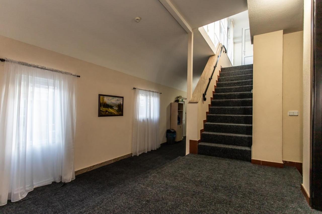 Star Rent Hotel キシナウ エクステリア 写真