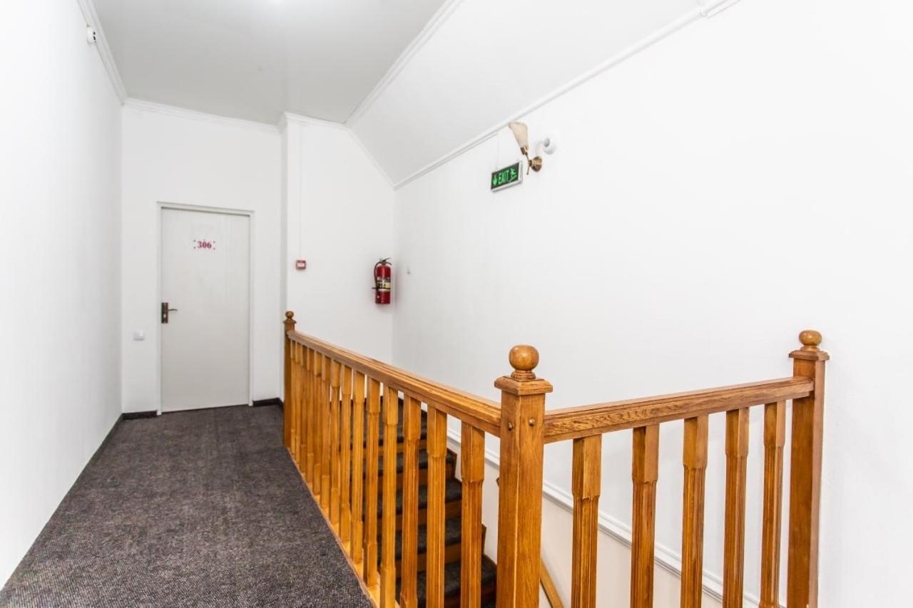 Star Rent Hotel キシナウ エクステリア 写真
